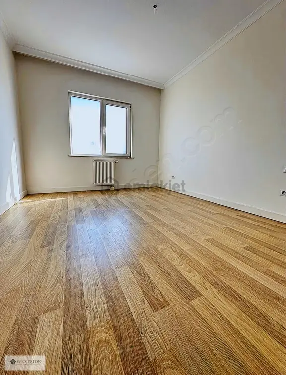 Bahçeşehir Spradon Vadi Sitesi 1+1 Kısa Katlı Blokta Boş Satılık 2