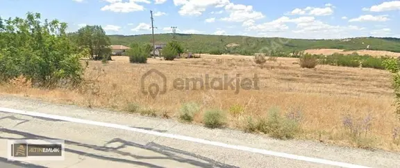 Tekirdağ Ferhadanlı'da Satılık 5035 M2 Sulama Kanalı Yanı Tarla 2