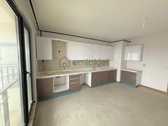Göl Manzaralı 3+1 Kapalı Mutfak Kiralık Daire 2