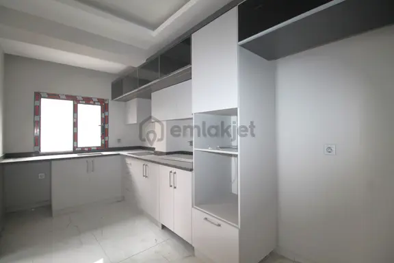 Retro’dan Gazi Mah’de Yarınlarınızın Yatırımı Olacağı Ebeveyn Banyolu Sıfır 1+1 2