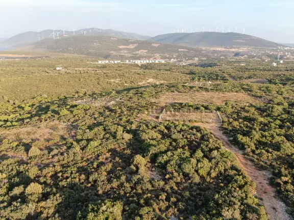 Didim Akyeniköy'de Milas Karayoluna Yakın Satılık Villa Arsası 2
