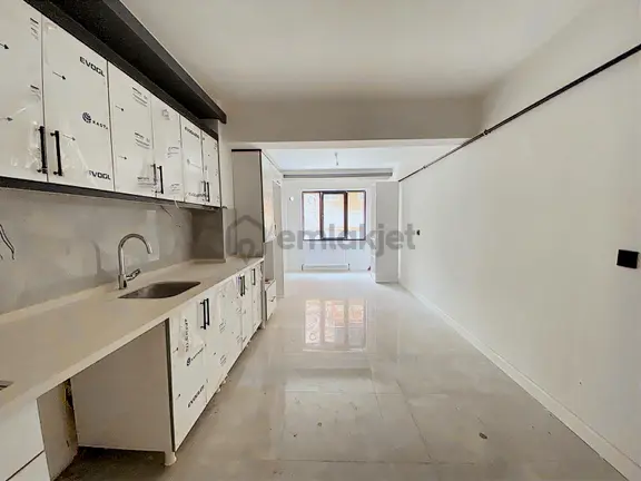 An-ka'dan Şehitlik'te 3+1 Sıfır Yapılı Giriş Kat Daire 1