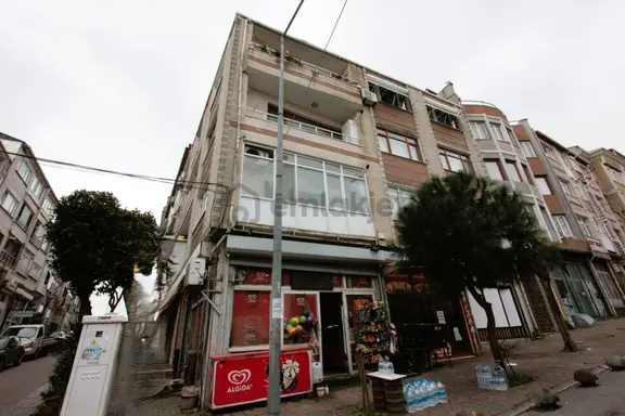Eyüpsultan Yeni Mahalle'de Depolu Satılık 45 M² Dükkan 1