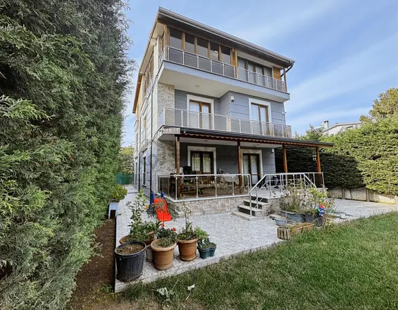Akyol'dan Marmara Ereğlisi Merkezde Ultra Lüx 7+1 Satılık Villa 2