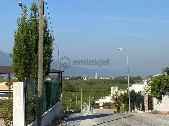 Soğucak'ta Doğa Manzaralı Büyük Bahçeli 3+1 Havuzlu Otoparklı Satılık Villa 1