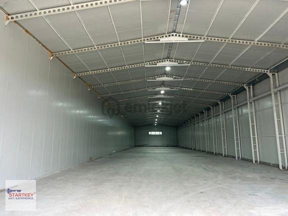 Menderes Görece Anayola Cepheli 1.000 M2 Kiralık Depo 1
