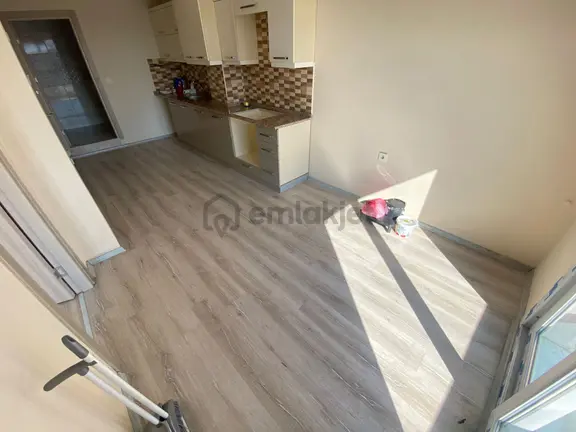 Buca Ufuk Mah.de 1+1 50m2 Balkonlu Havadar Temiz Kiralık Daire 2