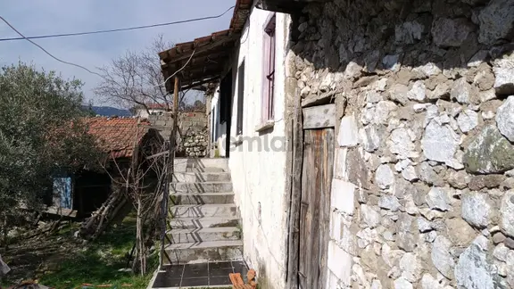 Karalar Köyünde 588 M2 Oturulabilir Müstakil Köy Evi 2