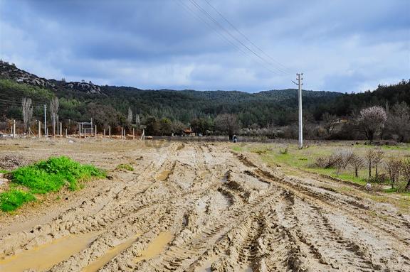 Muğla Menteşe Yeniköy'de Satılık Villa Arsası 2