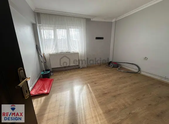 Ozanlar Perşembe Pazarının Yanında Satılık Daire Remax Design 2