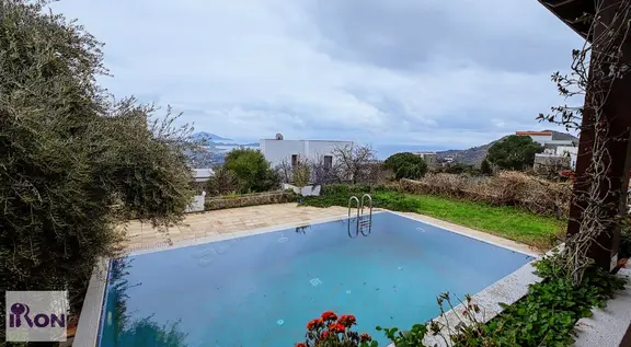 Bodrum Gürece De Satılık Deniz Manzaralı Havuzlu Orjinal Taş Ev 1