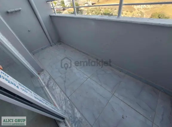 #stad Yakını Hasarsız Kat Mülkiyetli Satılık 2+1 Daire 2