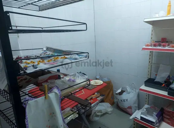 Gaziemir'de Devren Satılık Market: 95m², Hazır Müşterili 2