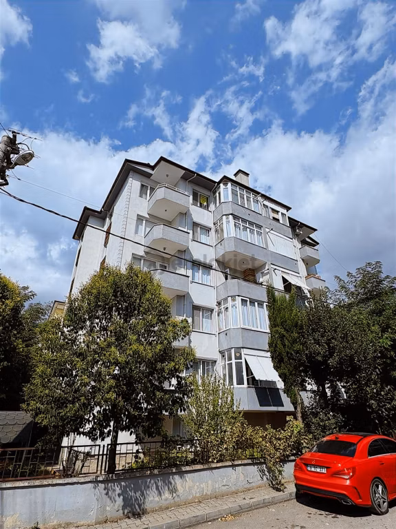 Emek Emlak'tan Mimar Sinan Mah.de Kiralık Arakat Asansörlü Daire 1