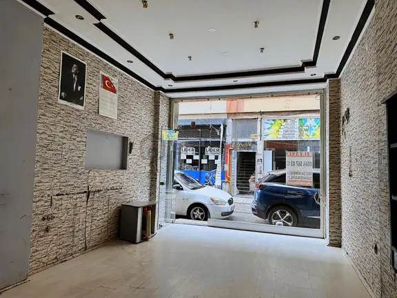 Deka Gayrimenkul İlkadım'da Daire Takaslı Satılık 2 Katlı Dükkan 2