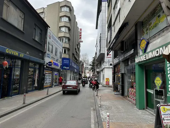 Deka Gayrimenkul'den İlkadım Merkezi Konumda Kiralık 4+1 Ofis 2