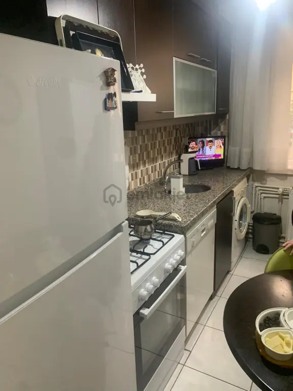 Bahçelievler'de Satılık 3+1 Y.giriş Ön Kombili,yapılı.kat Eksikli 2