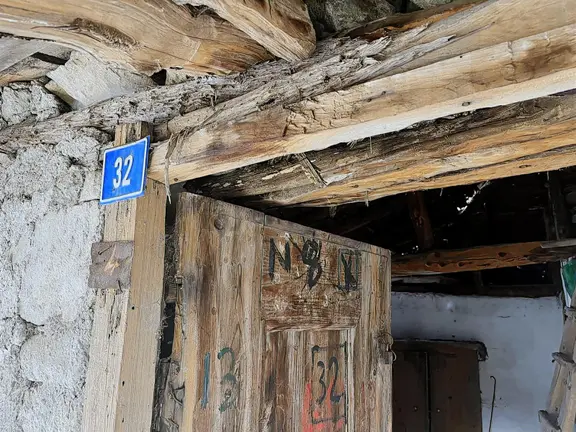 294 Mt.köy Taş Evi.tadilat İstiyor. Tek Tapu.su,elkt,yol 2
