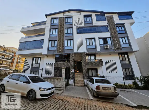 Başiskele Yeşilyurt Da Satılık 3+1 Eğimsiz Çatı Dubleks Daire 1