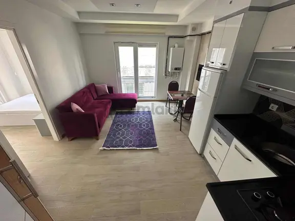 Üniversite Yakını Ara Kat Balkonlu -klimalı-lüx Eşyalı 1+1 Apart 1
