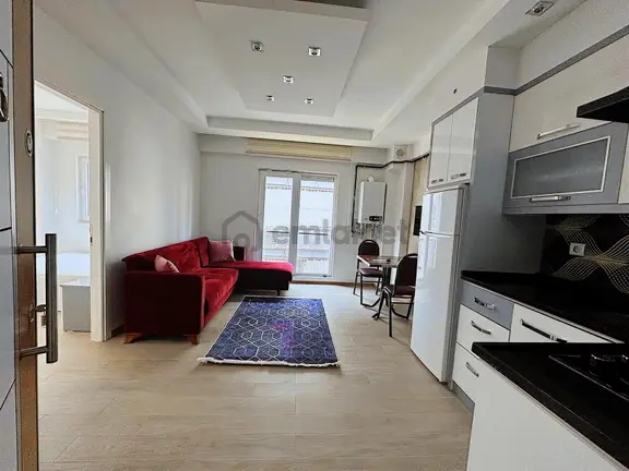 Üniversite Yakını Ara Kat Balkonlu -klimalı-lüx Eşyalı 1+1 Apart 2