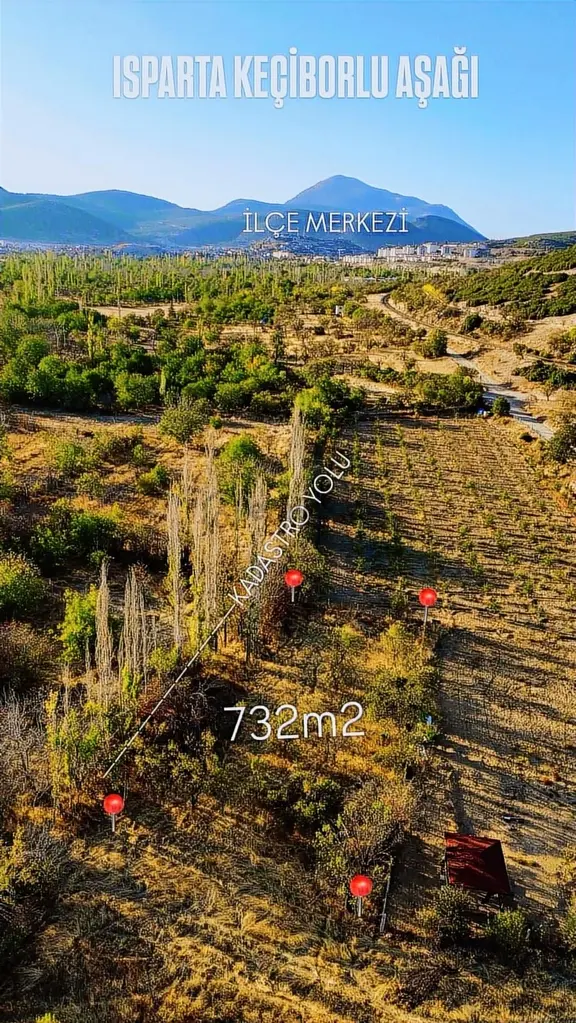 Keçiborlu İlçe Merkezinde 732m2 Fırsat Bahçe 2