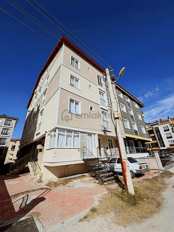 İnal Emlak'tan Emek Mahallesinde Satılık 1+1 Daire 2