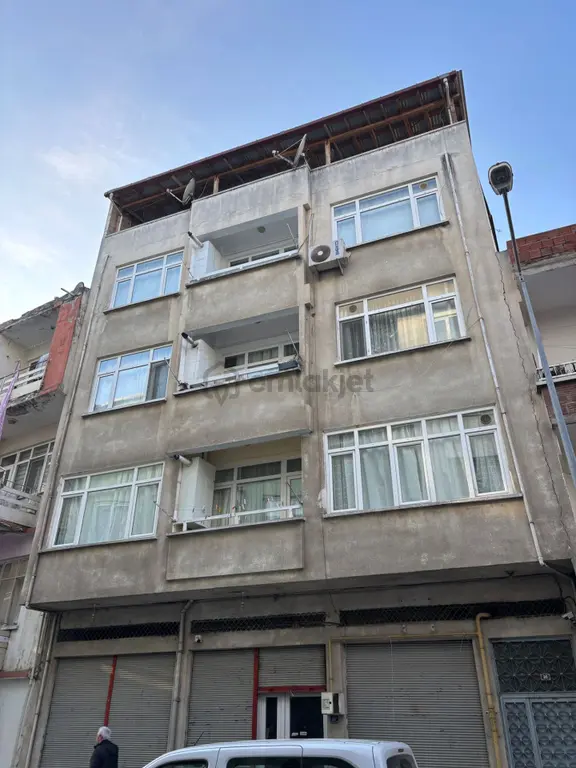 Altınordu Merkez | 4 Katlı, Dükkanlı Satılık Bina 1