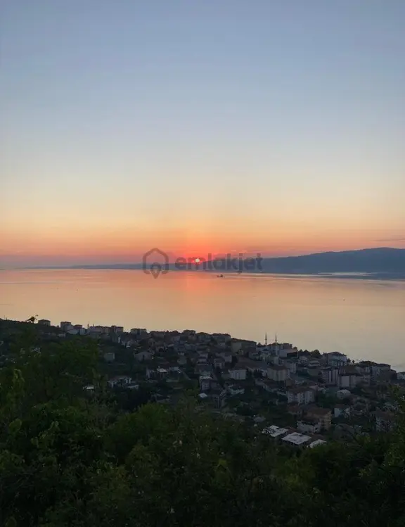 Remax Natural'den Kocaeli Halıdere'de Deniz Manzaralı Tarla 2