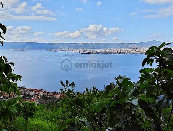 Remax Natural'den Kocaeli Halıdere'de Deniz Manzaralı Tarla 1