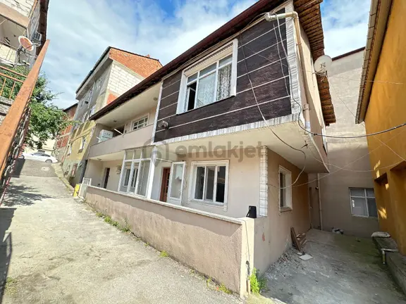 Bekirdere Merkezde Satılık 2 Katlı Bina 1