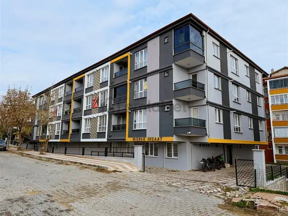 Arzum Gayrimenkul Danışmanlıktan Eşyalı Kiracılı 2+0ara Kat 1