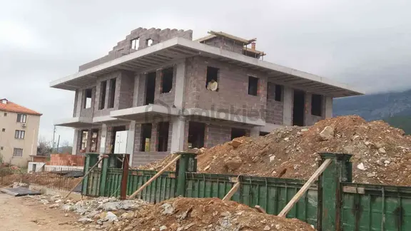 Satılık Söke Doğanbey'de 450 M2 Kapalı Alanlı Butik Otel Cafe Restorana Uyumlu Bina 2