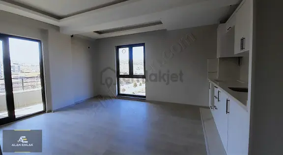 Alan Emlak;çatalçam'da Yola Cephe, Denize Yakın Satılık 1+1 1