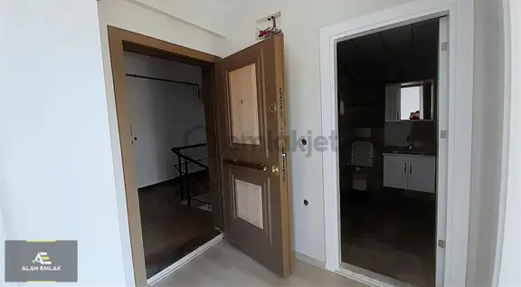 Alan Emlak;çatalçam'da Yola Cephe, Denize Yakın Satılık 1+1 2