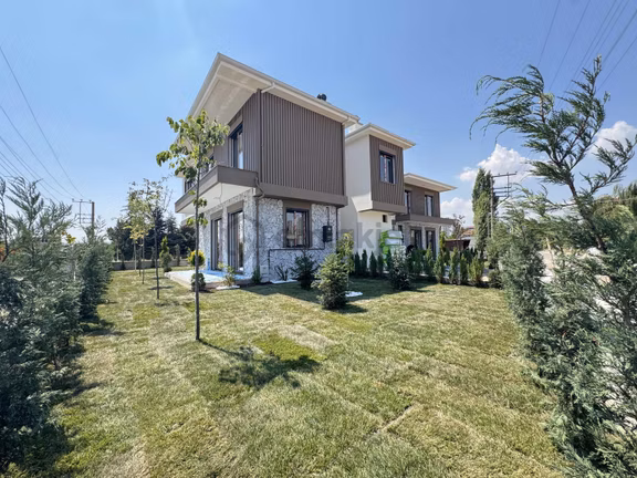 2026 Ekim Anahtar Teslim Mükemmel 4+1 210 M2 Köşe İkiz Villa.. 1