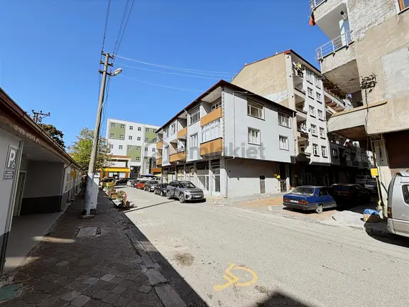 Hüsem Gayrimenkul'den Şehir Merkezinde 450 M2 Satılık Dükkan 2