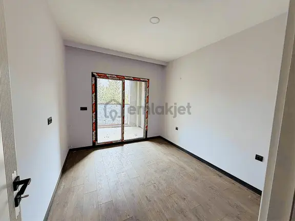 Kuşadası Davutlar Merkezde 2+1 Ferah Ve Uygun Fiyatlı 2