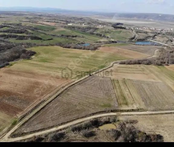 Köşe Başı İki Yola Cepheli Emsalsiz Tarla 2