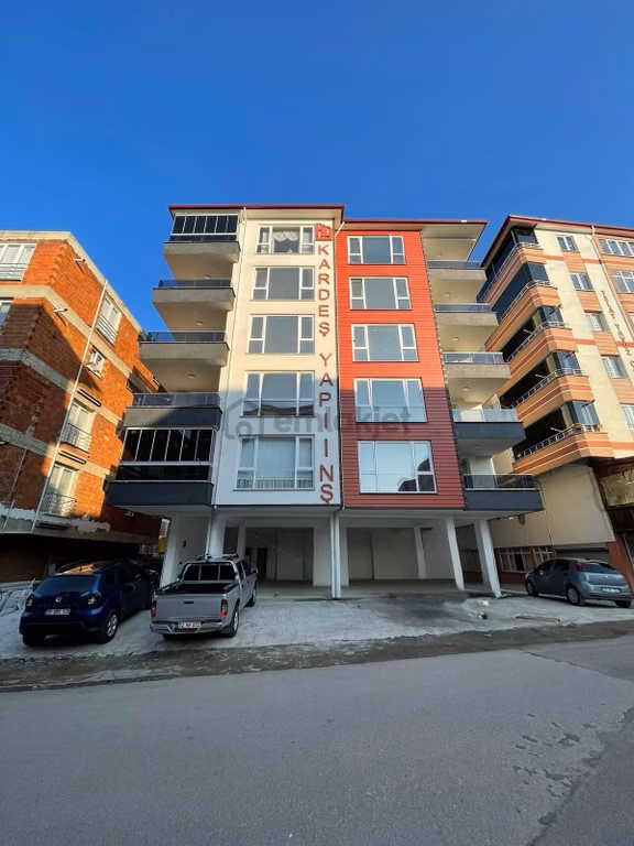 Hüsem Gayrimenkul'den Sahile Yakın Satılık 2+1 Daire 1