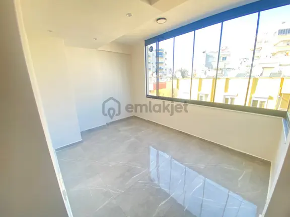 Prestijden Pirireis'te Asansörlü Geniş Oturumlu Sıfır 2+1 Daire 2