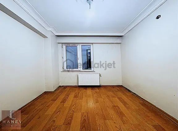 Pınar Mahallesinde Merkezi Konumda Geniş Mutfaklı 2+1 Ara Kat 2