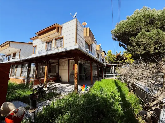 Dikili Çandarlı'da Denize 100 M Mesafede Kiralık Triplex Villa 1