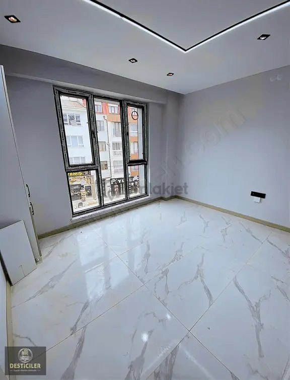 Au-çamlıcada Cadde Üstü-65m2-özel Garajlı-arakat-lüx 2+0 Daire 2