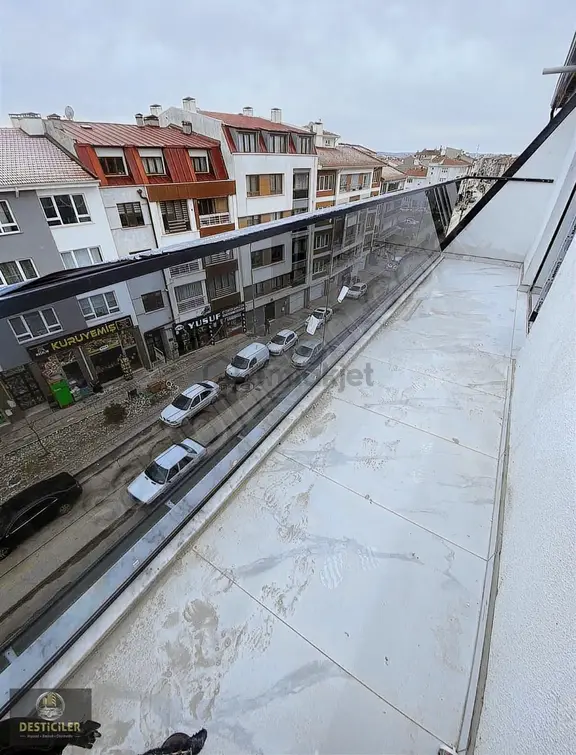 Au-çamlıcada Cadde Üstü-250m2-özel Garajlı-geniş Teraslı-5+1 1