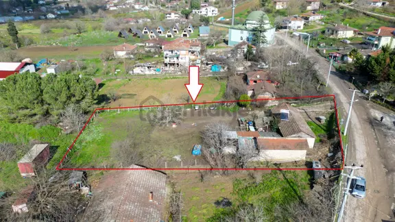 Uzmanlar'dan Altınova Ayazma Köy Evi Ve 1549 M2 Arsası 1