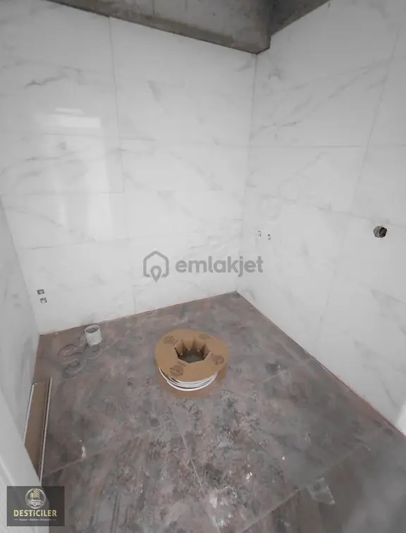 Lt-desticiler Candanel Sokak Ve Şehir Hastanesi Yakını 2+0 2