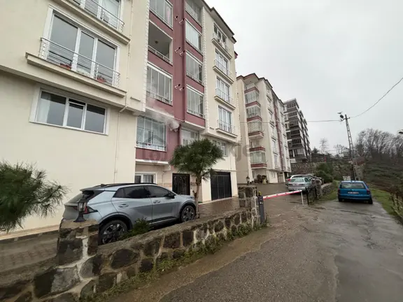 Küçükler Gayrimenkulden Karşıyaka Da Satılık Daire 1