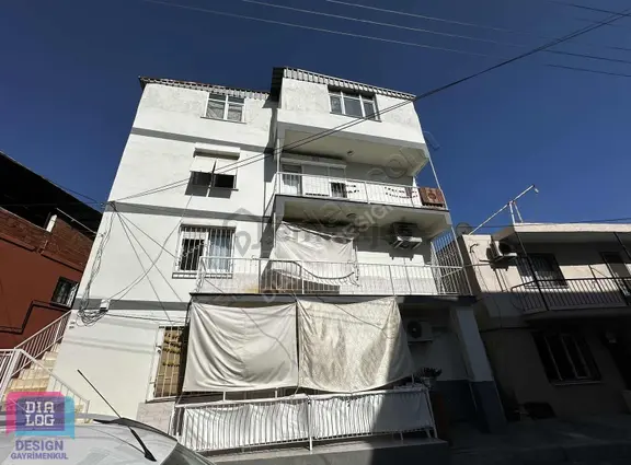 İzmir Çiğli Uğur Mumcu Mahallesi Komple Satılık Bina 1