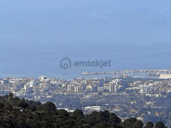 İzmir Güzelbahçe'de Deniz Manzaralı 16.041 M² Satılık Arsa 2